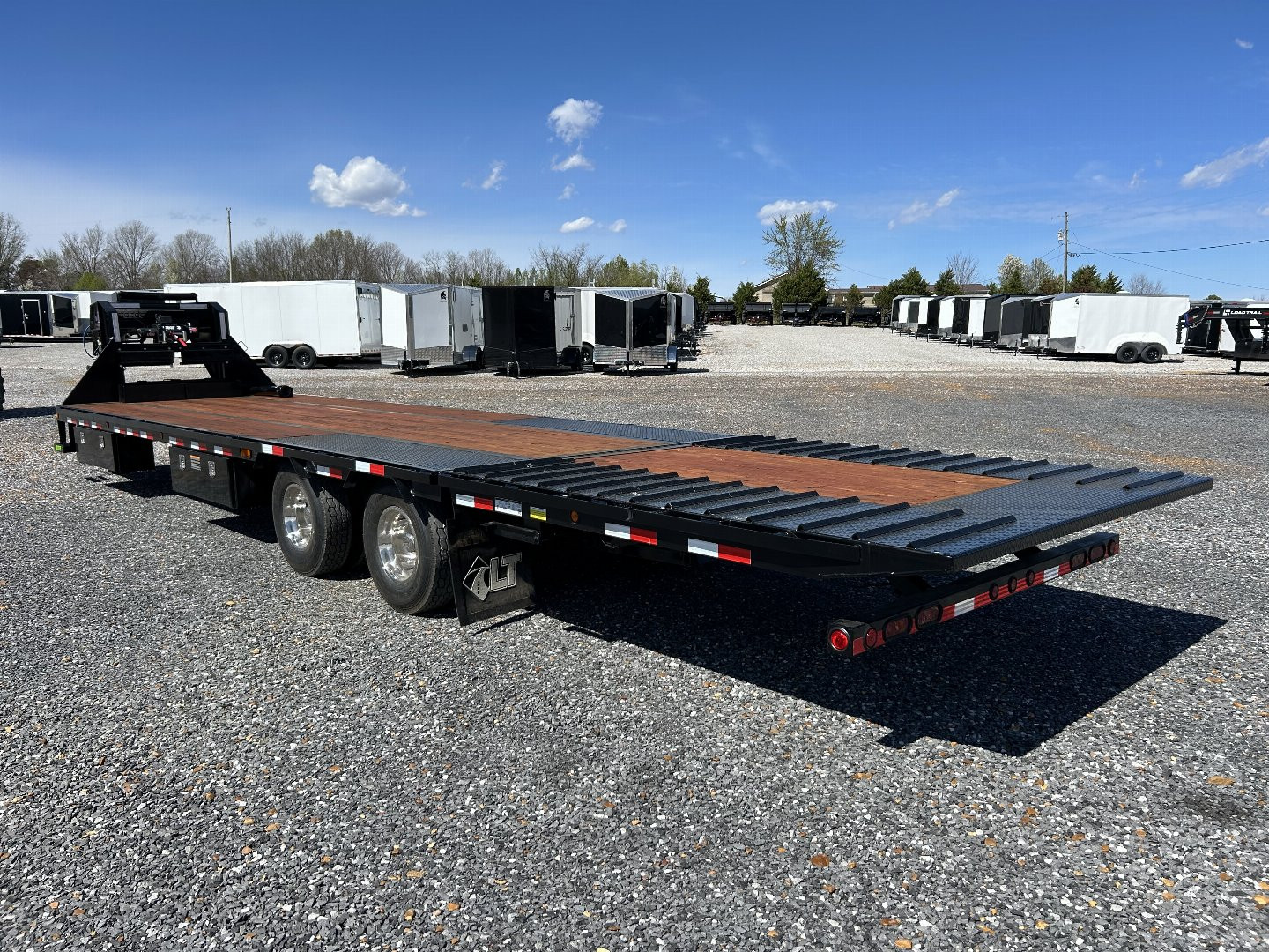 Used 2022 Load Trail 102"X34' 24K Hyd Dove Gooseneck Trailer