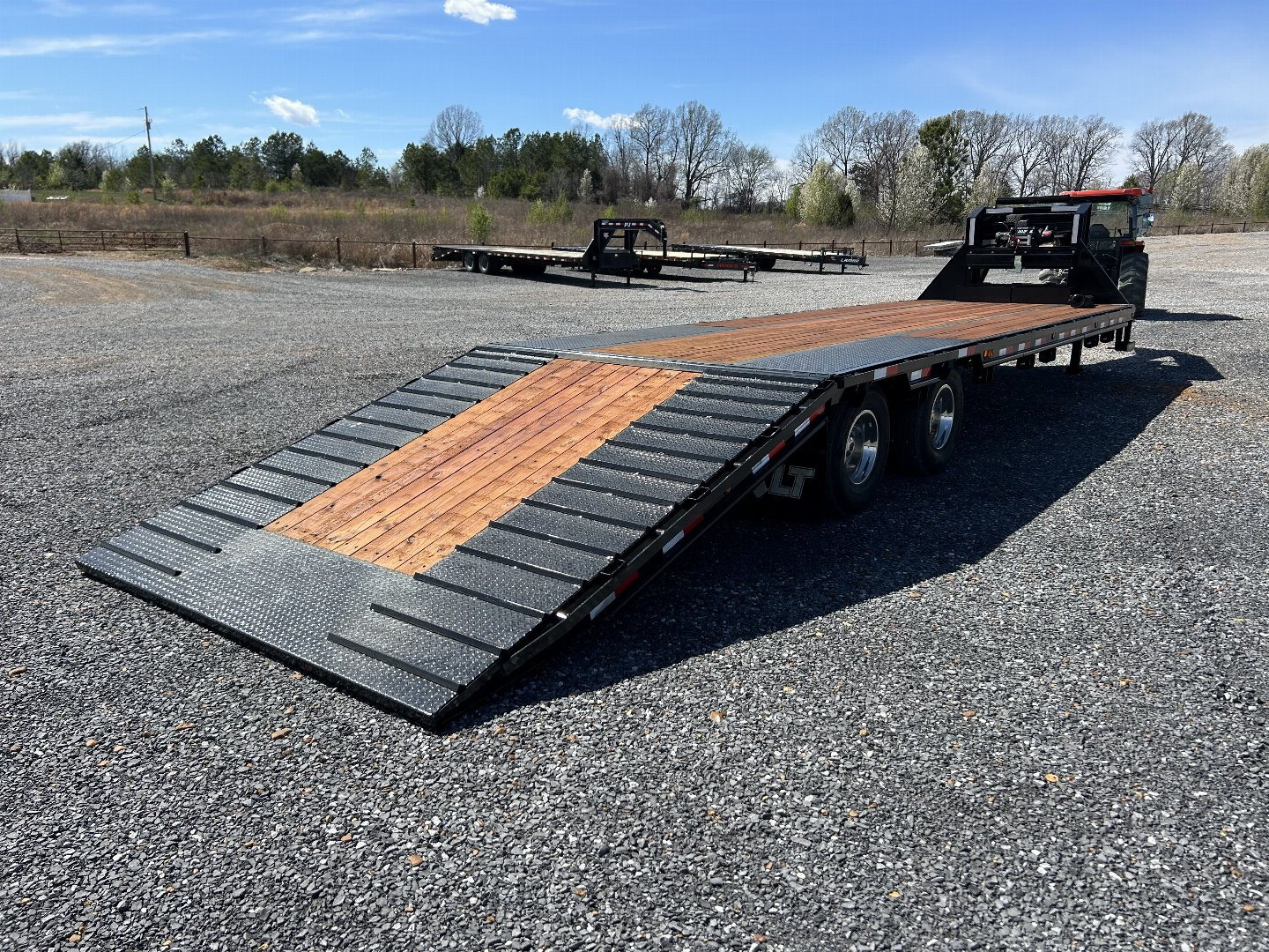 Used 2022 Load Trail 102"X34' 24K Hyd Dove Gooseneck Trailer