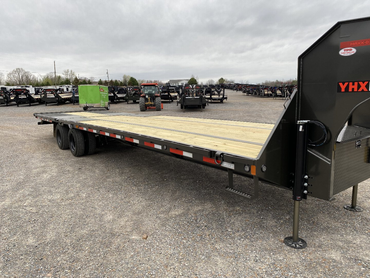 New 2025 MAXXD Gooseneck Trailer | 102" x 34' 40K GVWR