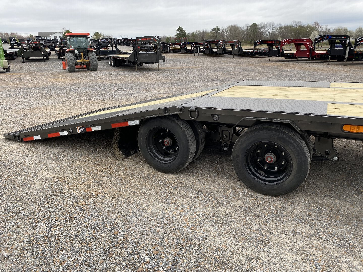 New 2025 MAXXD Gooseneck Trailer | 102" x 34' 40K GVWR