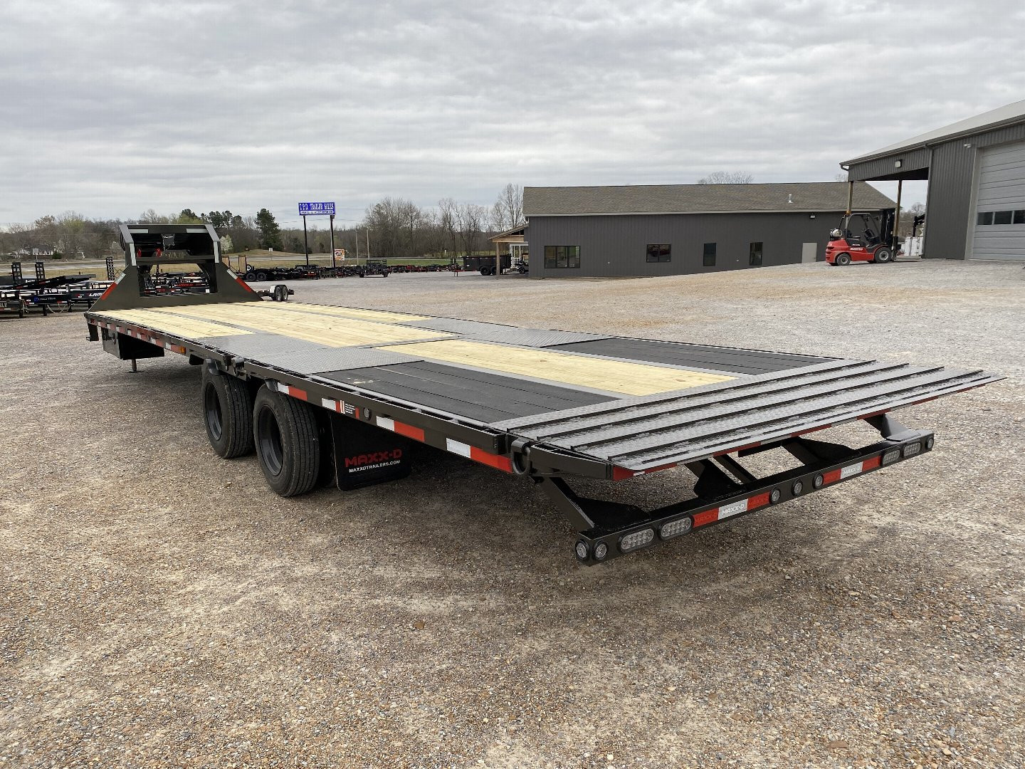 New 2025 MAXXD Gooseneck Trailer | 102" x 34' 40K GVWR