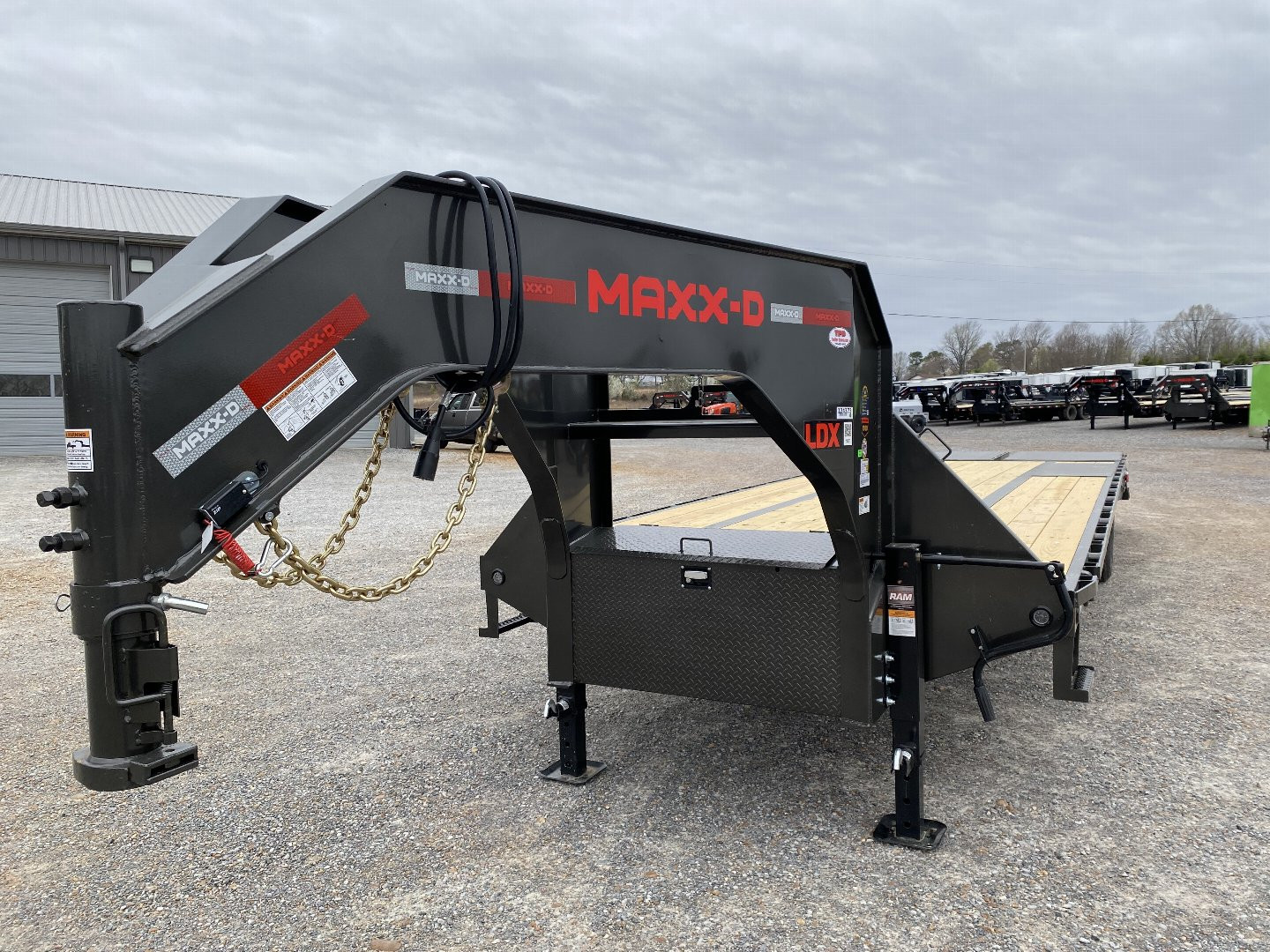 New 2025 MAXXD 102"X30' 22.5K Gooseneck Flatbed Trailer *ENGINEERED FRAME*