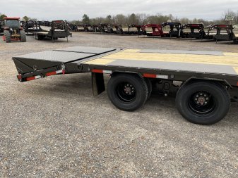 New 2025 MAXXD 102"X30' 22.5K Gooseneck Flatbed Trailer *ENGINEERED FRAME*