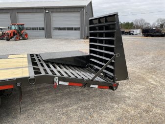 New 2025 MAXXD 102"X30' 22.5K Gooseneck Flatbed Trailer *ENGINEERED FRAME*