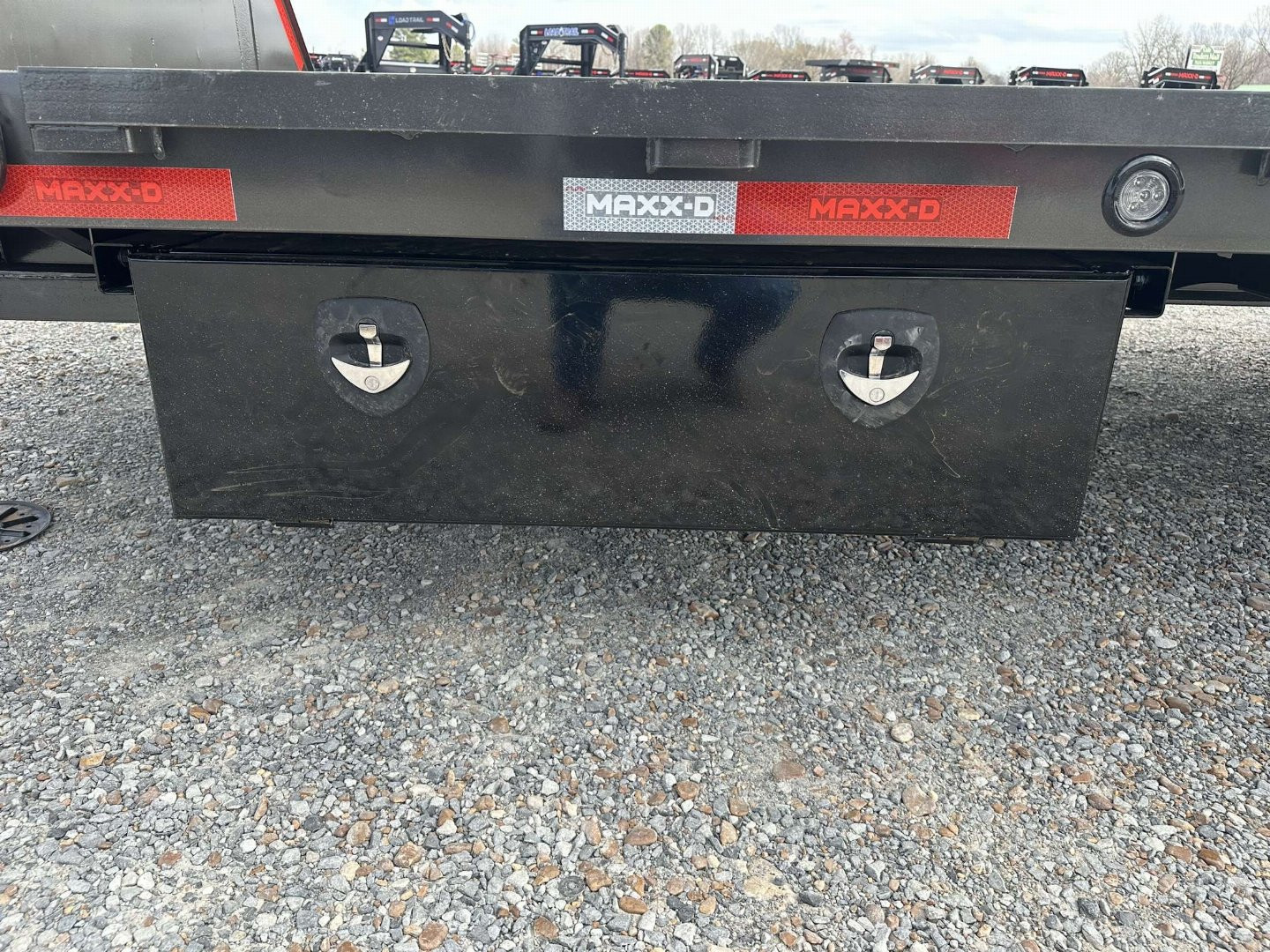New 2025 MAXXD 32' x 102" 30k Hyd Dove Gooseneck Trailer