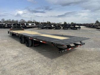 New 2025 MAXXD 32' x 102" 30k Hyd Dove Gooseneck Trailer