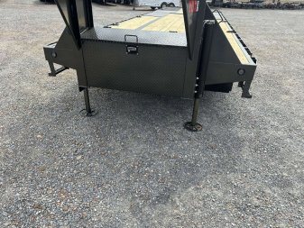 New 2025 MAXXD 32' x 102" 30k Hyd Dove Gooseneck Trailer