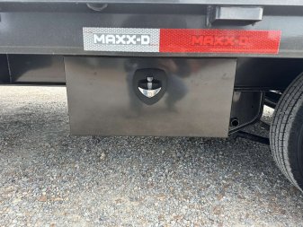 New 2025 MAXXD 32' x 102" 30k Hyd Dove Gooseneck Trailer