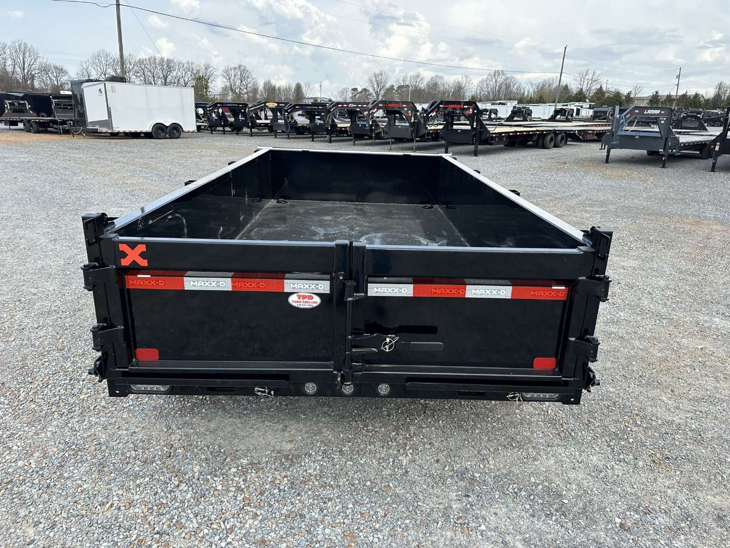 New 2025 MAXXD 72"x12' 10k Dump Trailer