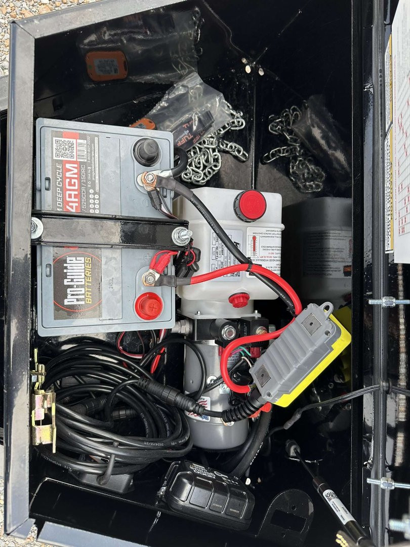 New 2025 MAXXD 72"x12' 10k Dump Trailer