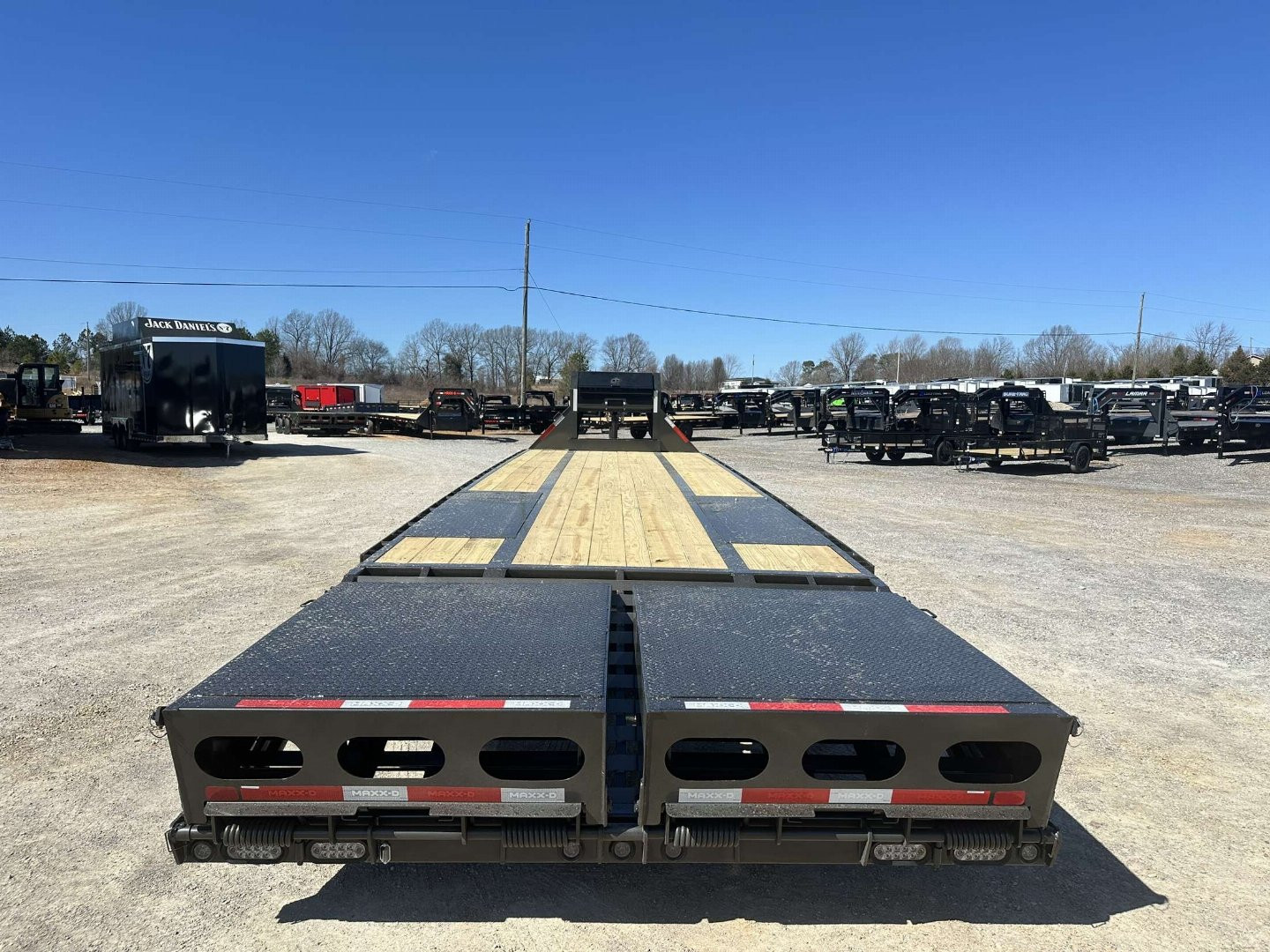 New 2025 MAXXD 102"X32' 25.9K Gooseneck Flatbed Trailer *ENGINEERED FRAME*