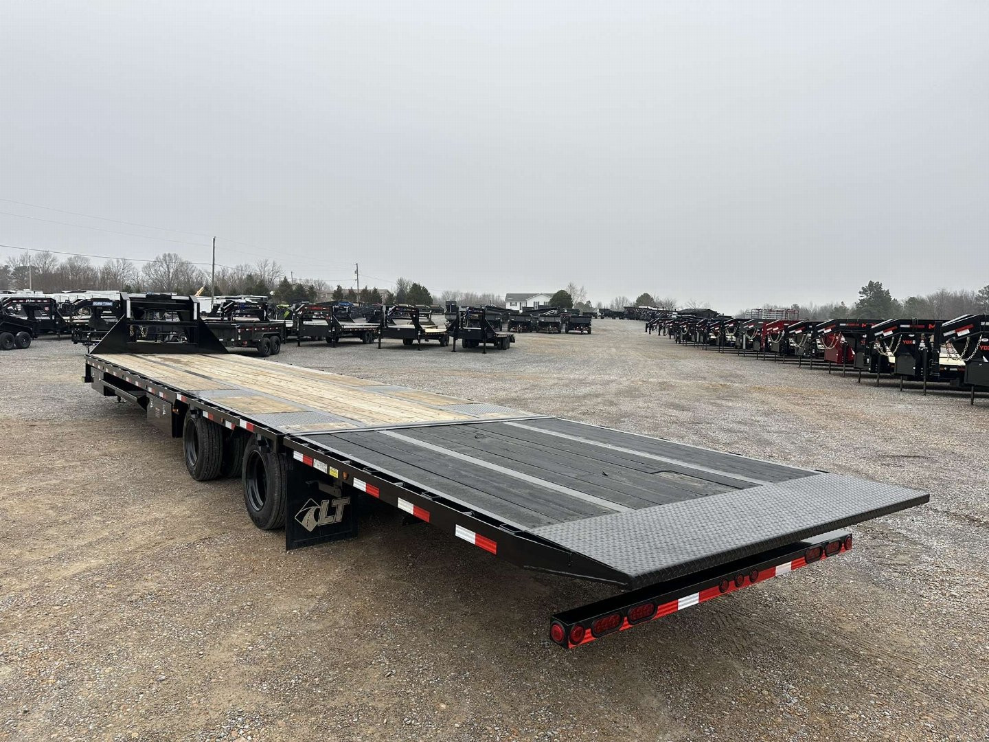 Used 2023 Load Trail 102"X40' 30K Hyd Dove Gooseneck Trailer