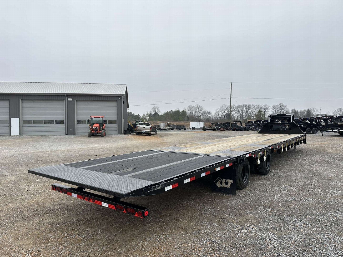 Used 2023 Load Trail 102"X40' 30K Hyd Dove Gooseneck Trailer