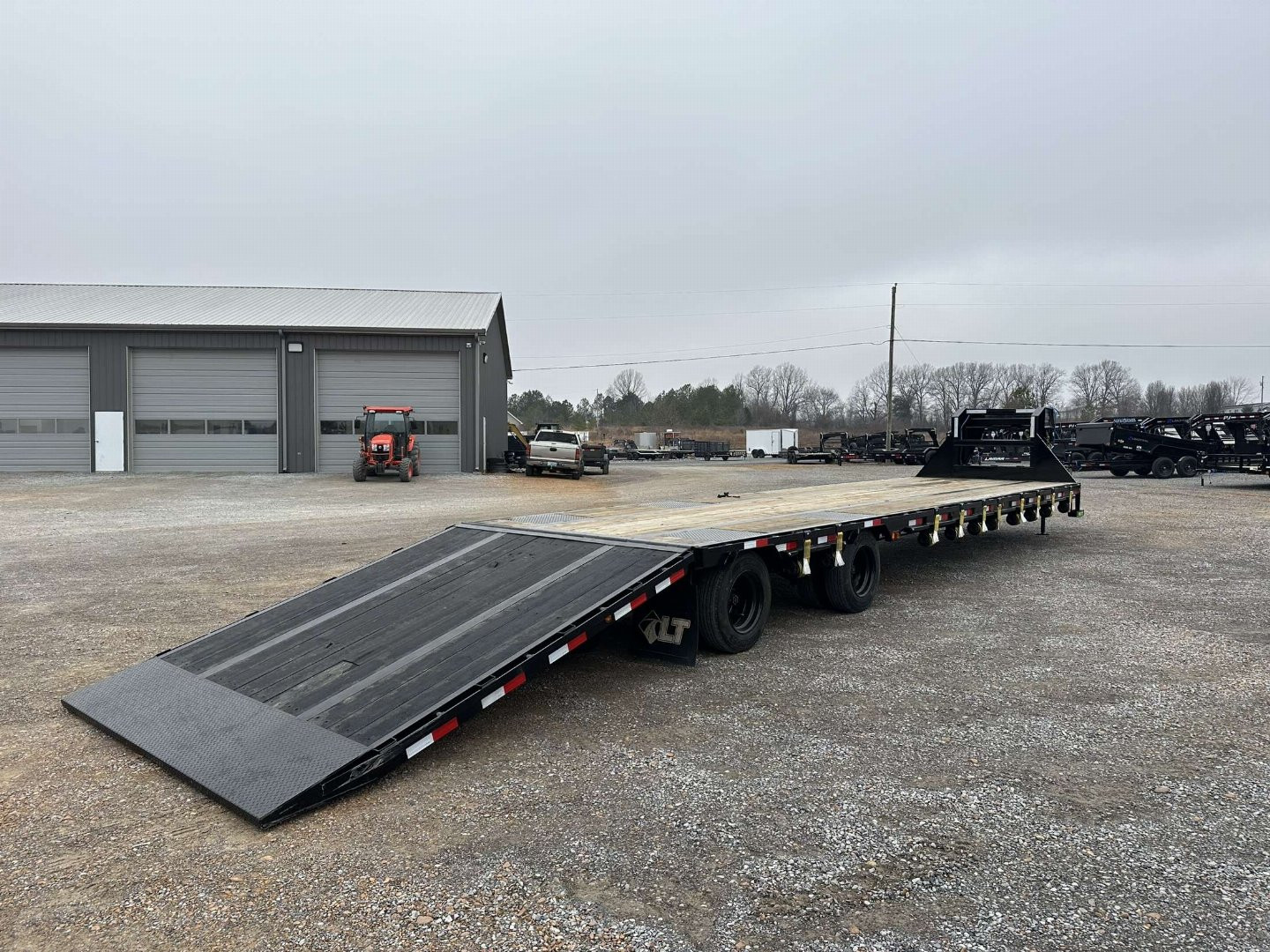 Used 2023 Load Trail 102"X40' 30K Hyd Dove Gooseneck Trailer