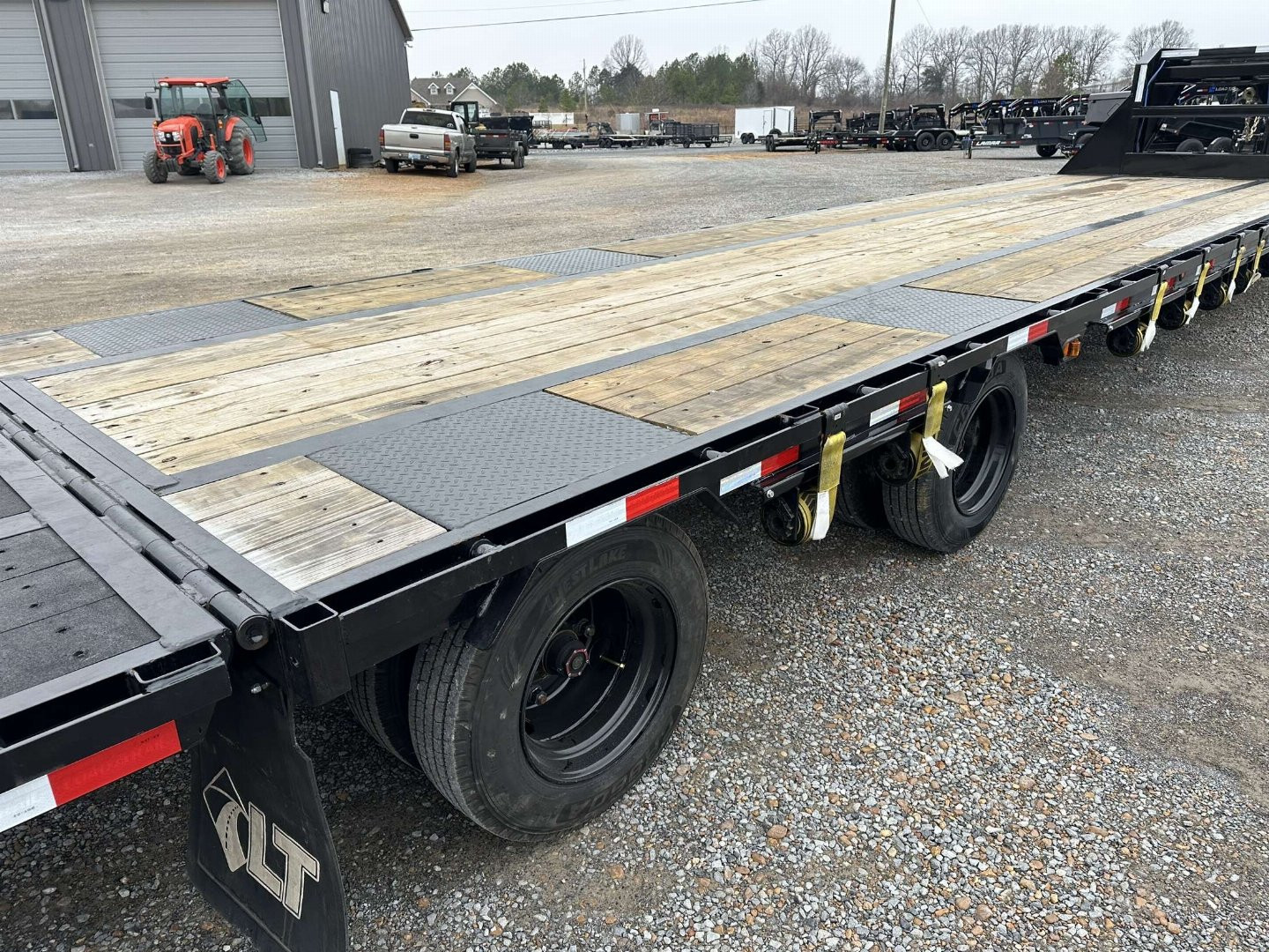 Used 2023 Load Trail 102"X40' 30K Hyd Dove Gooseneck Trailer