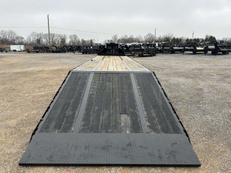 Used 2023 Load Trail 102"X40' 30K Hyd Dove Gooseneck Trailer