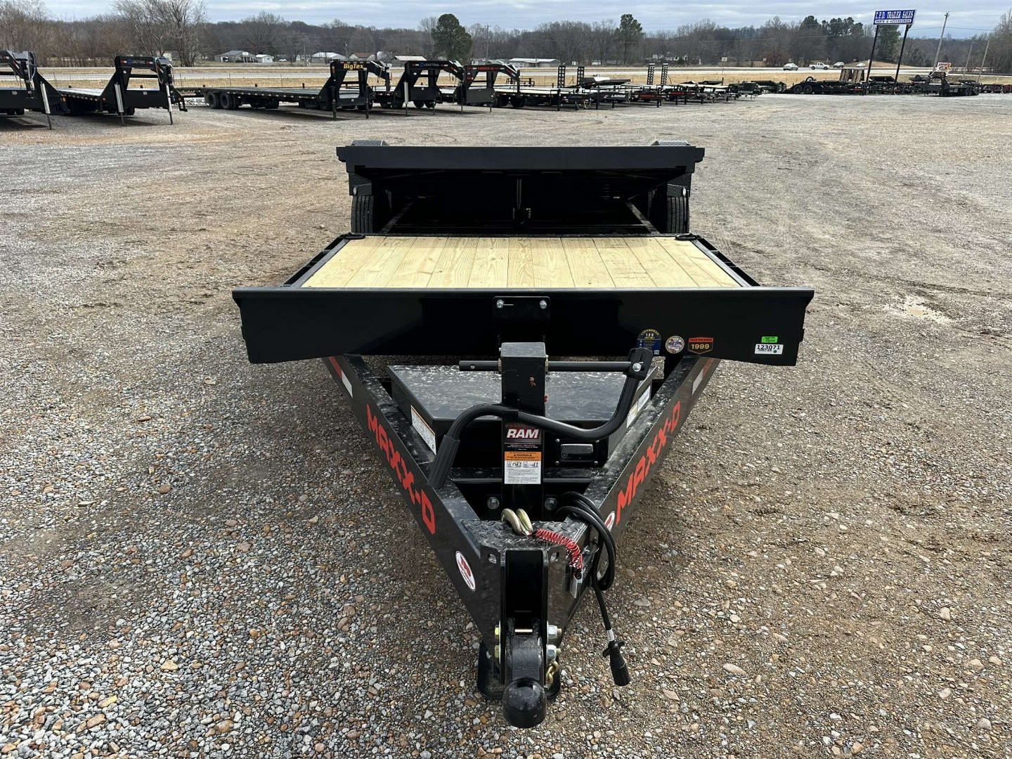 New 2025 MAXXD 83" X 22' 17.5K Tilt Equipment Trailer
