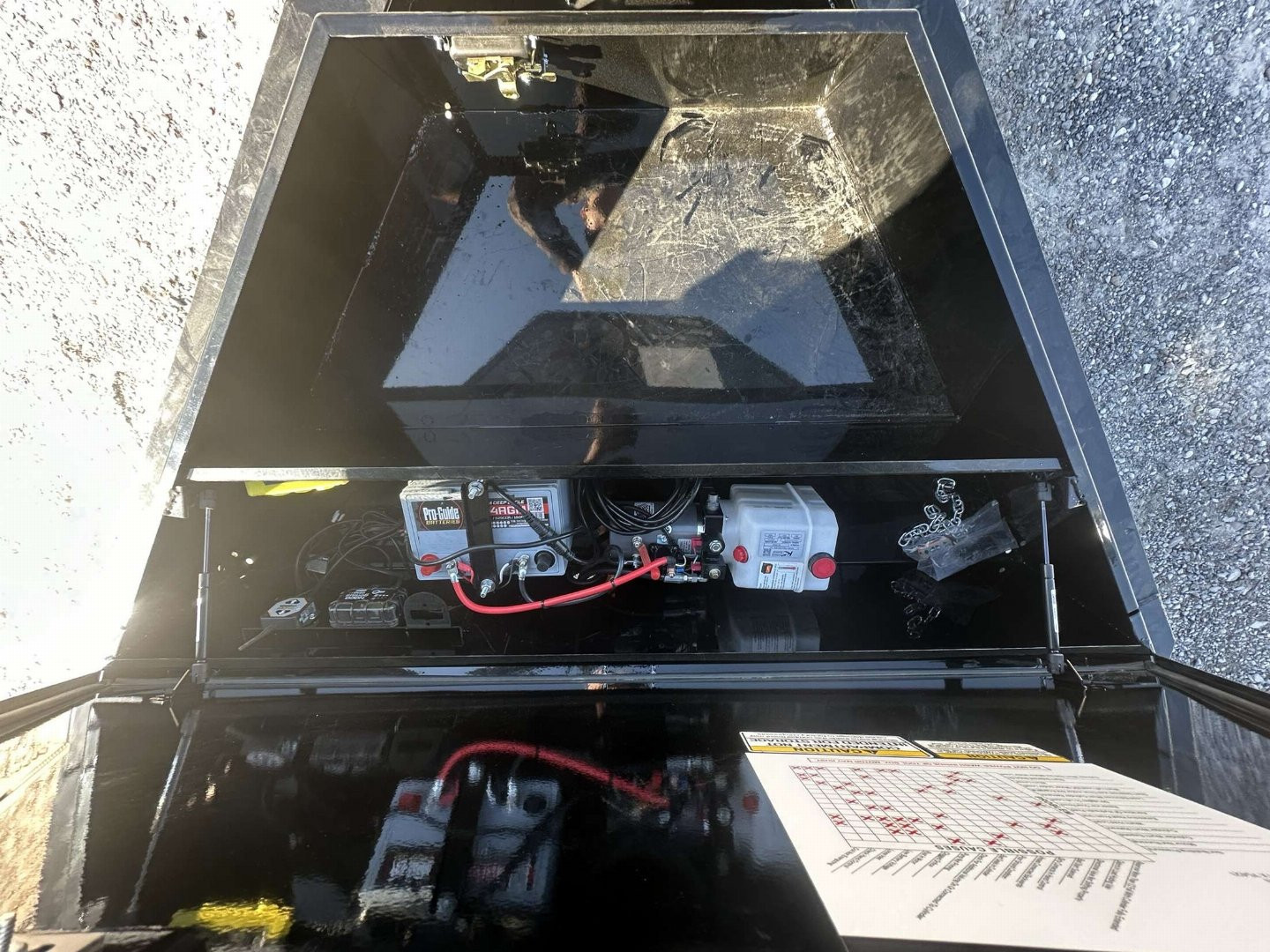 New 2025 MAXXD 83"x16' 17.5k Dump Trailer