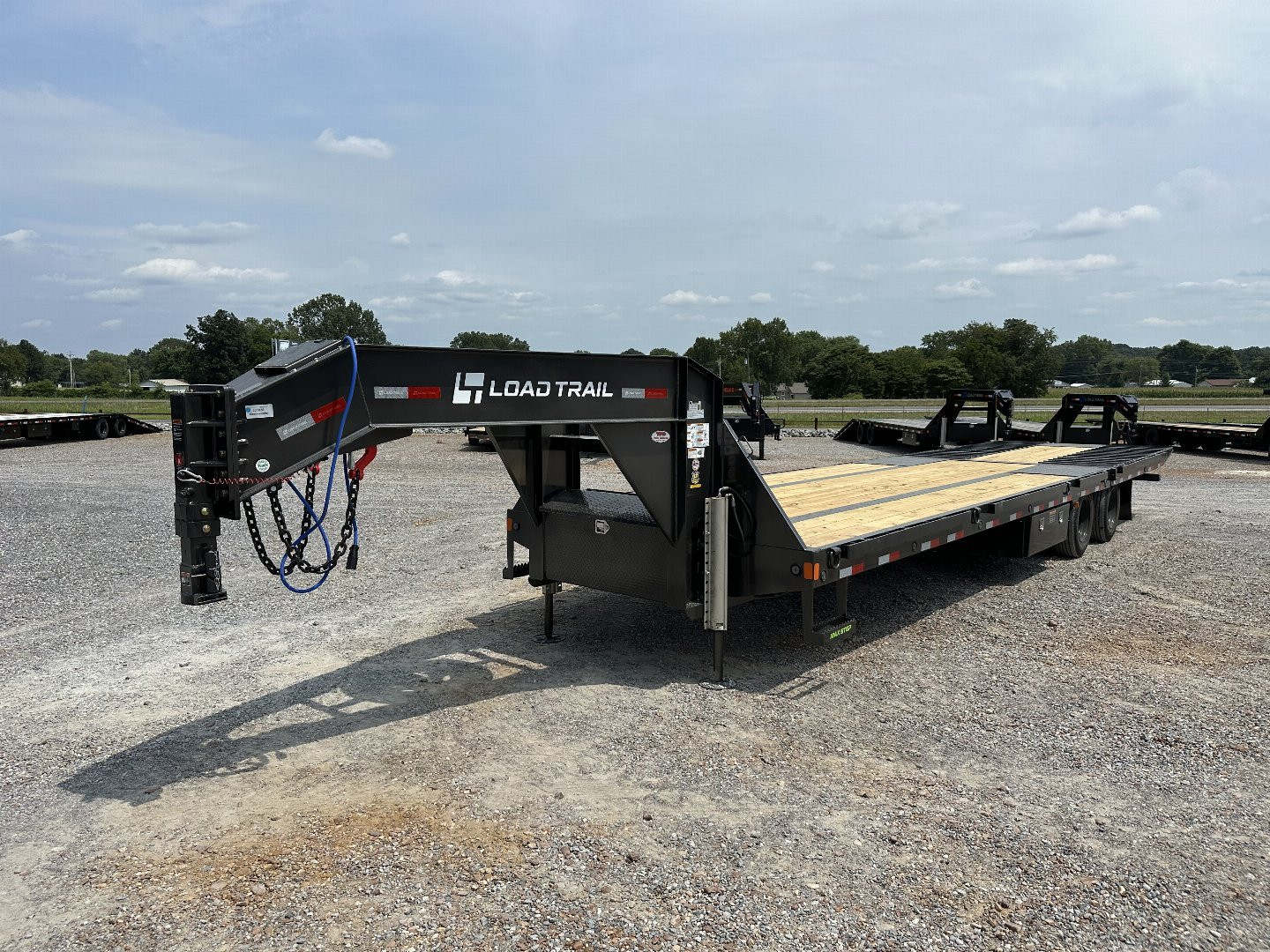 New 2025 Load Trail 102"X34' 40K Hyd Dove Gooseneck Trailer