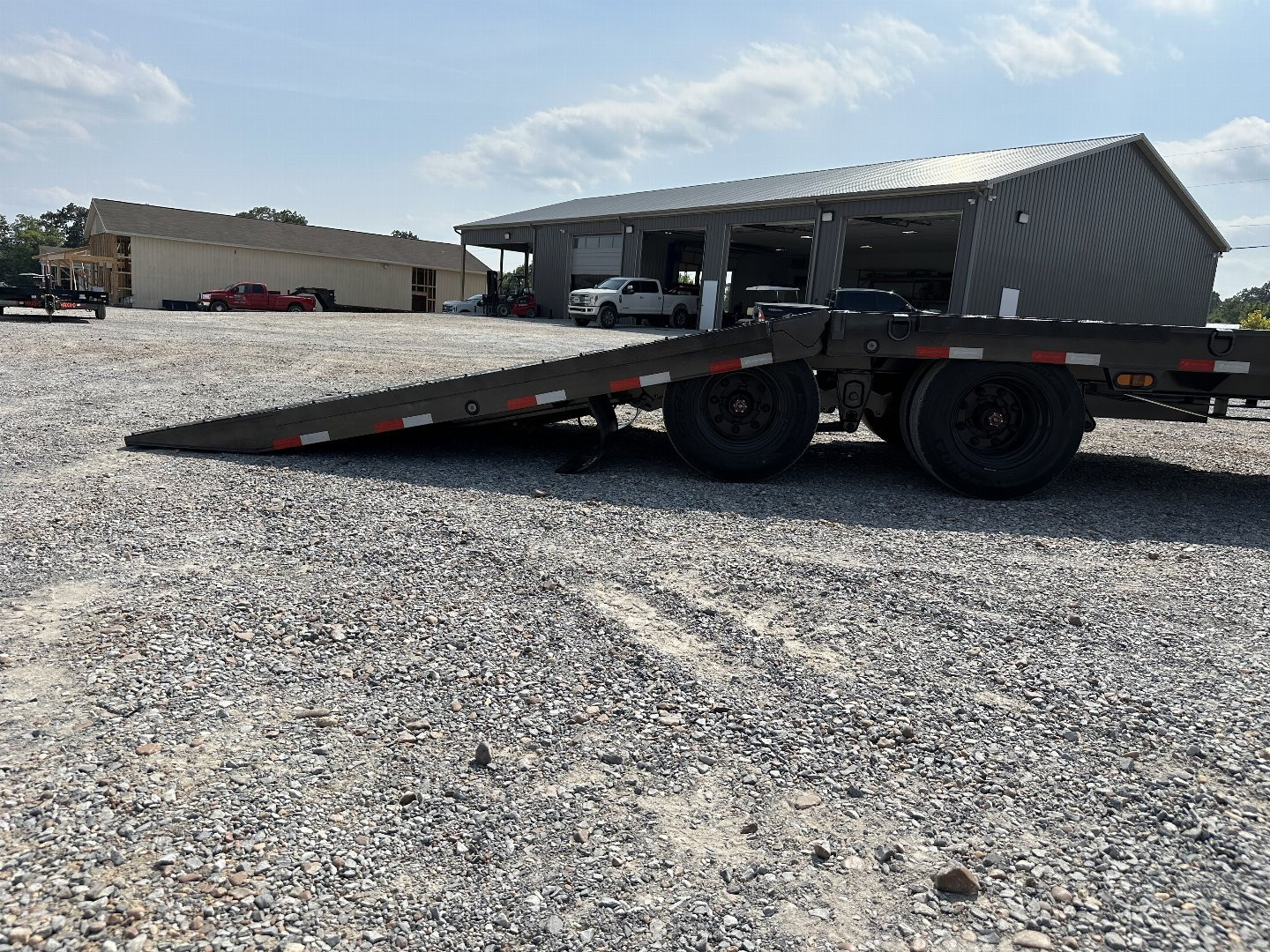 New 2025 Load Trail 102"X34' 40K Hyd Dove Gooseneck Trailer