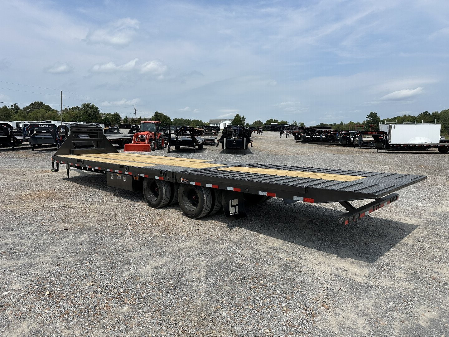New 2025 Load Trail 102"X34' 40K Hyd Dove Gooseneck Trailer