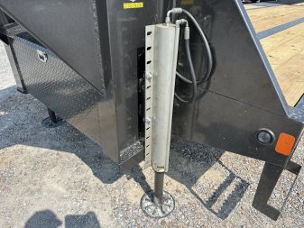 New 2025 Load Trail 102"X34' 40K Hyd Dove Gooseneck Trailer