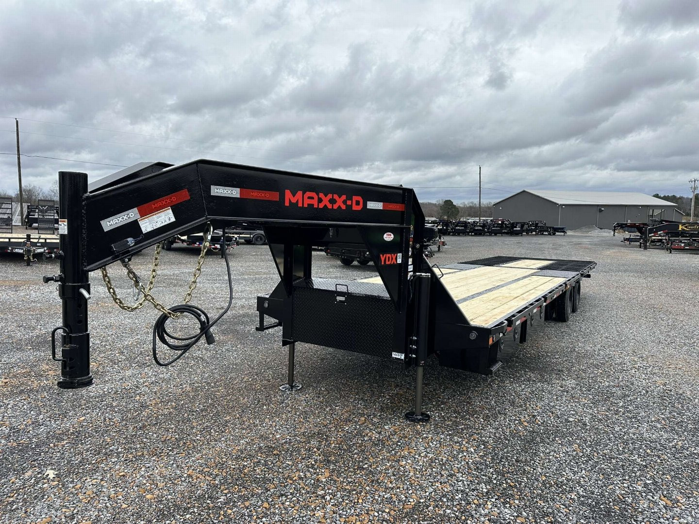 New 2025 MAXXD 34' x 102" 30k Hyd Dove Gooseneck Trailer