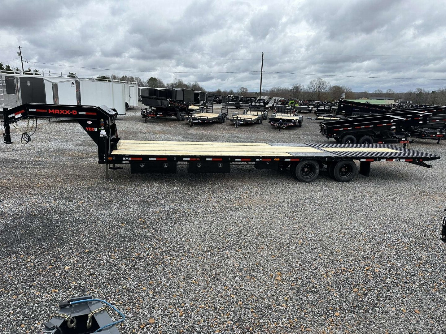 New 2025 MAXXD 34' x 102" 30k Hyd Dove Gooseneck Trailer