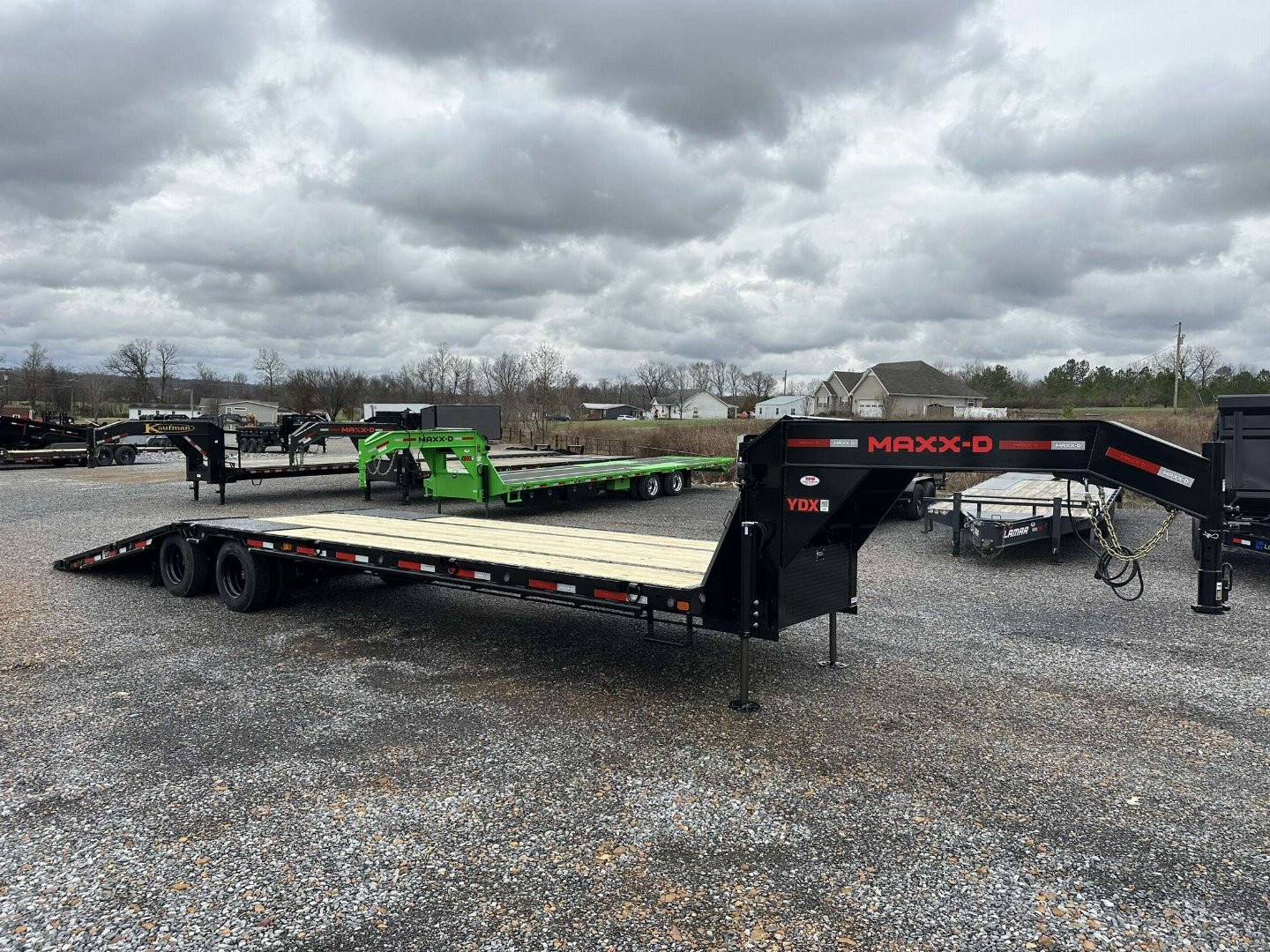 New 2025 MAXXD 34' x 102" 30k Hyd Dove Gooseneck Trailer
