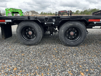 New 2025 MAXXD 34' x 102" 30k Hyd Dove Gooseneck Trailer