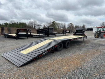 New 2025 MAXXD 34' x 102" 30k Hyd Dove Gooseneck Trailer