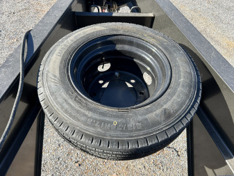 Used 2024 MAXXD 102"X28' 30K Gooseneck Flatbed Trailer