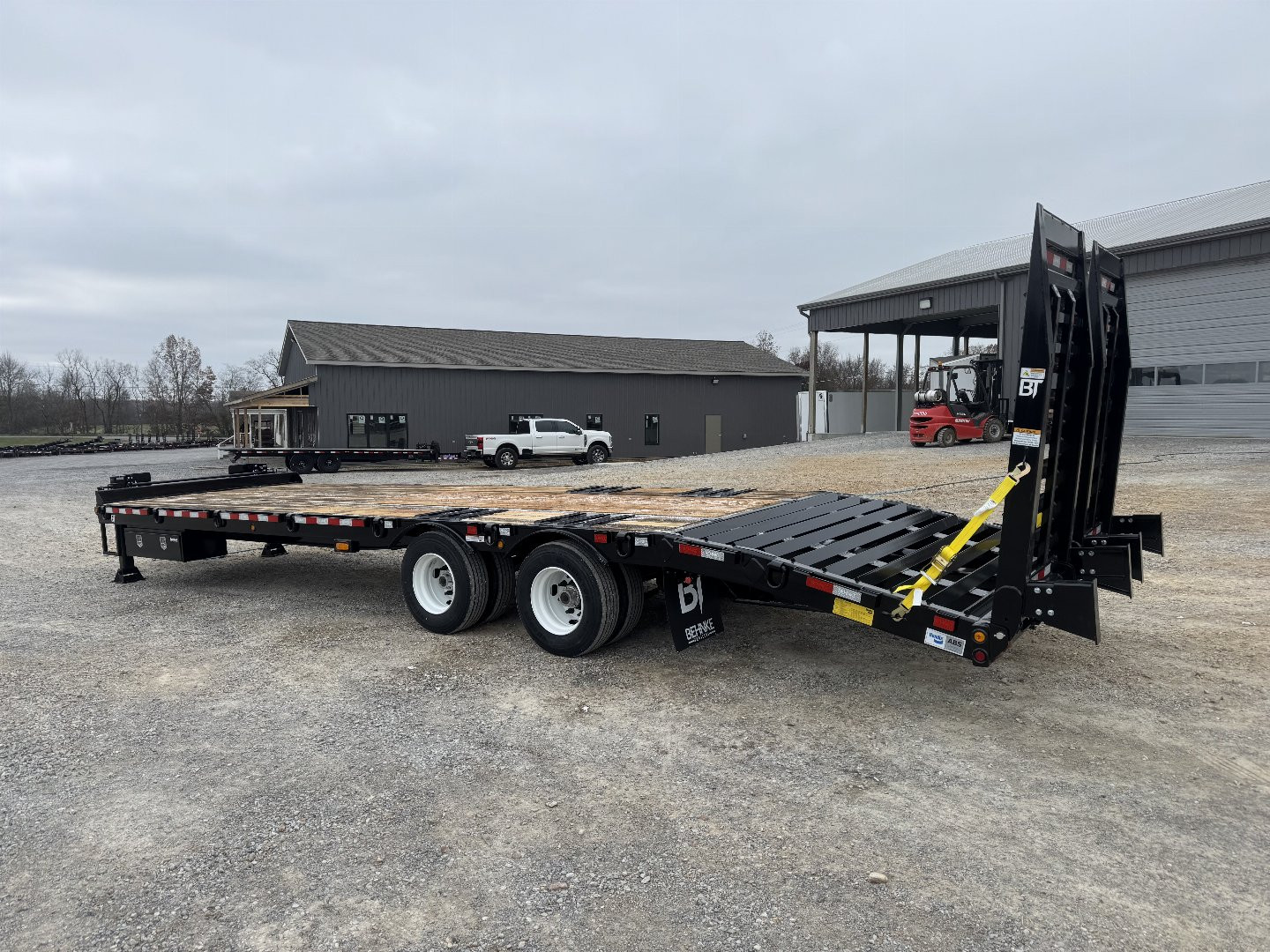 New 2025 Behnke 102"x31' 45k Pintle Hitch Tag Trailer *AIR RAMPS*