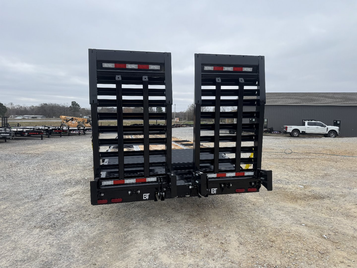 New 2025 Behnke 102"x31' 45k Pintle Hitch Tag Trailer *AIR RAMPS*