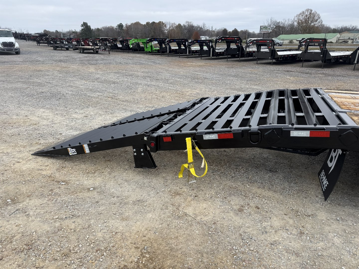 New 2025 Behnke 102"x31' 45k Pintle Hitch Tag Trailer *AIR RAMPS*