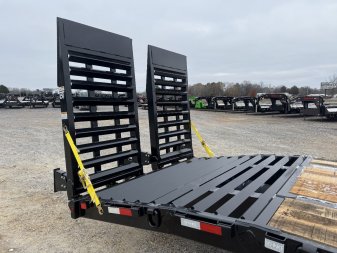 New 2025 Behnke 102"x31' 45k Pintle Hitch Tag Trailer *AIR RAMPS*