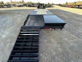 New 2025 Load Trail 102"x30' 24k Gooseneck Flatbed Trailer