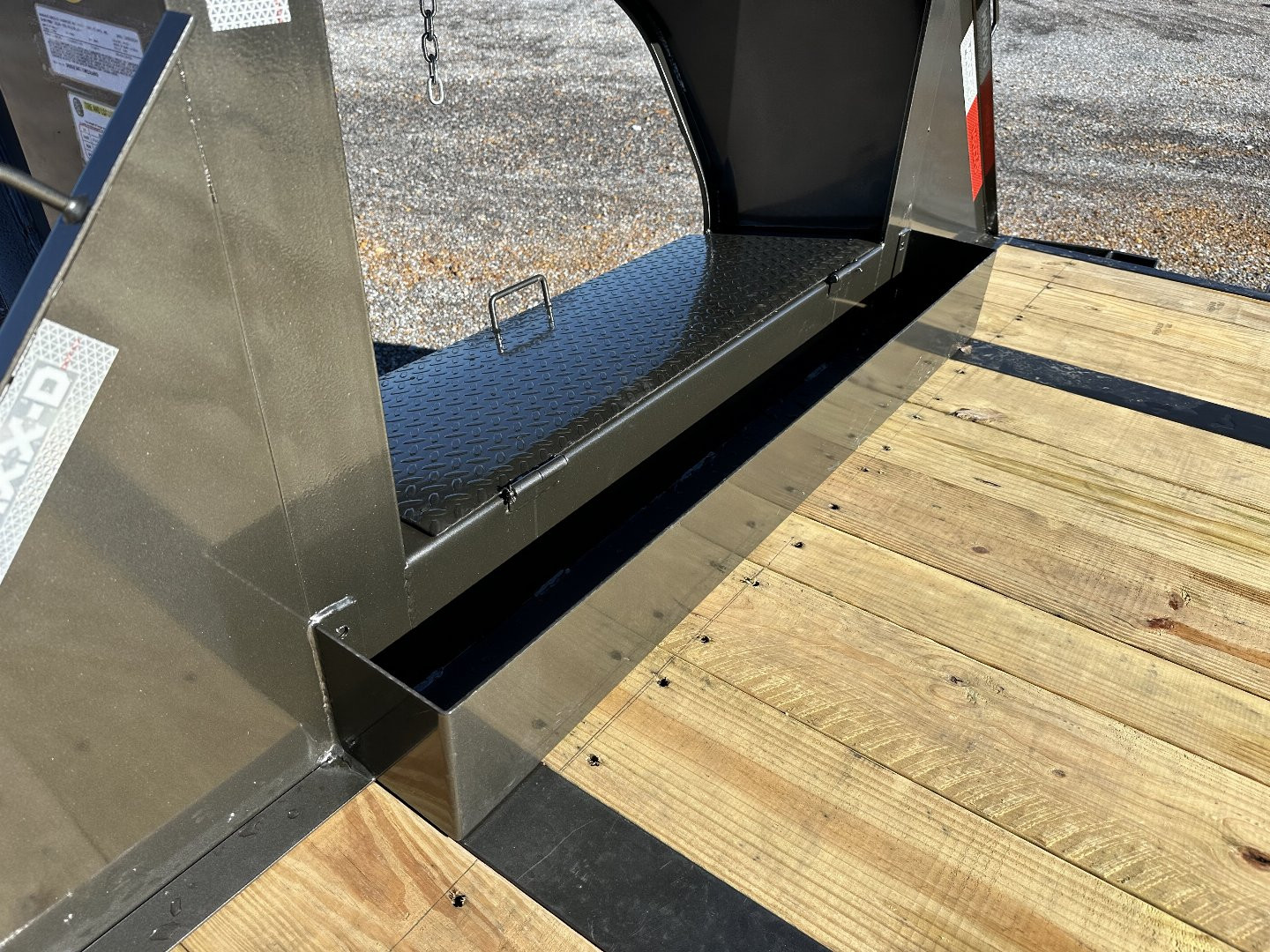 New 2025 MAXXD 102"X34' 40K *ENGINEERED FRAME* HYD DOVE Gooseneck Flatbed Trailer
