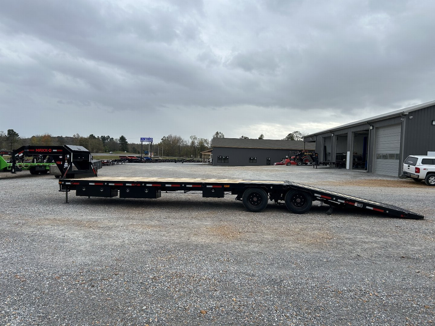 New 2025 MAXXD Gooseneck Trailer | 36' x 102' 30K GVWR