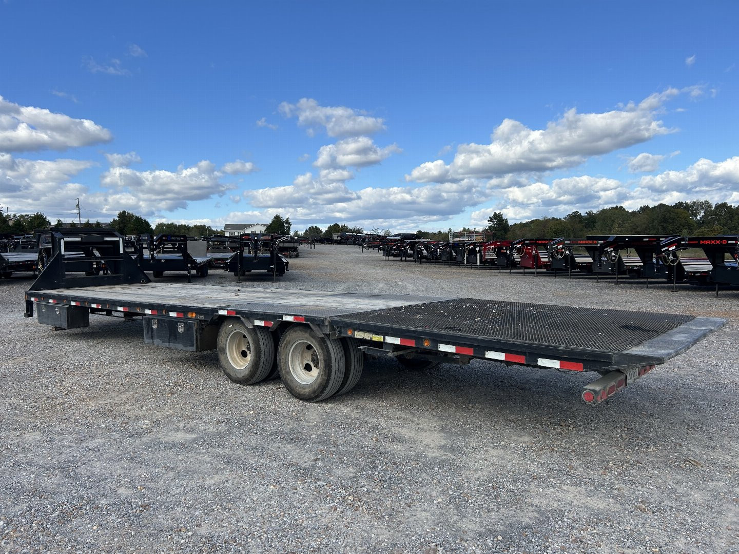 Used 2018 Load Trail 102"X34' 22K Hyd Dove Gooseneck Trailer
