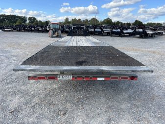 Used 2018 Load Trail 102"X34' 22K Hyd Dove Gooseneck Trailer