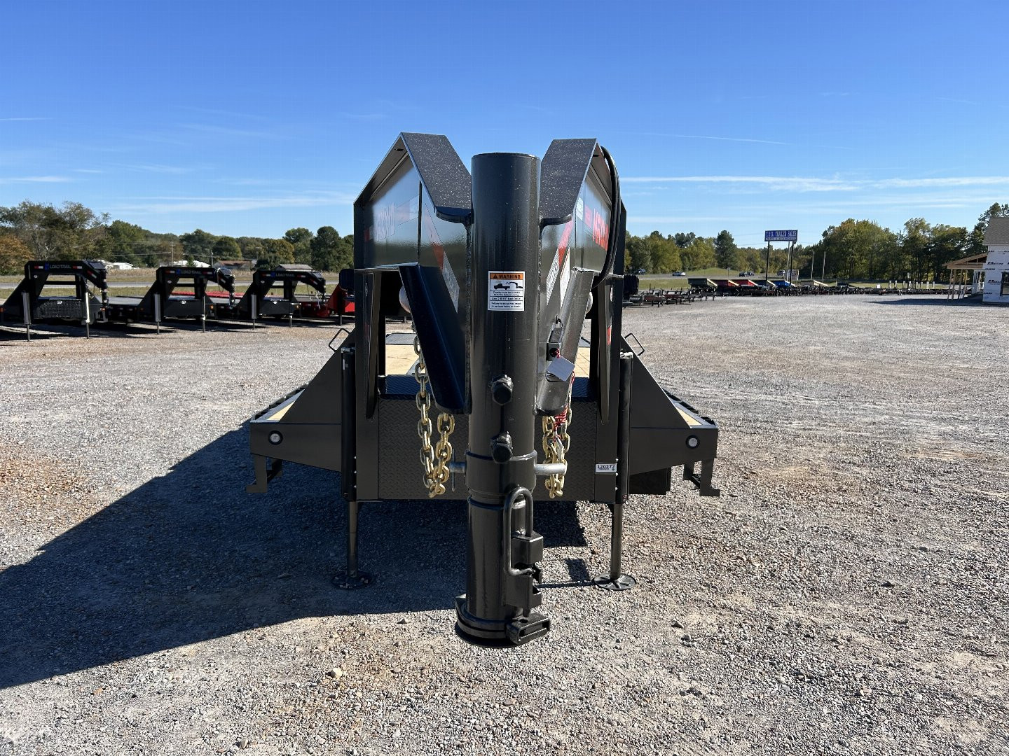 New 2025 MAXXD 32' x 102" 30k Hyd Dove Gooseneck Trailer