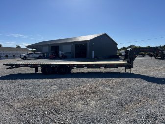 New 2025 MAXXD 32' x 102" 30k Hyd Dove Gooseneck Trailer