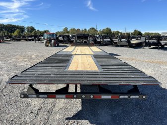 New 2025 MAXXD 32' x 102" 30k Hyd Dove Gooseneck Trailer