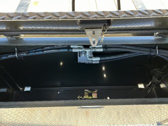 New 2025 MAXXD 32' x 102" 30k Hyd Dove Gooseneck Trailer