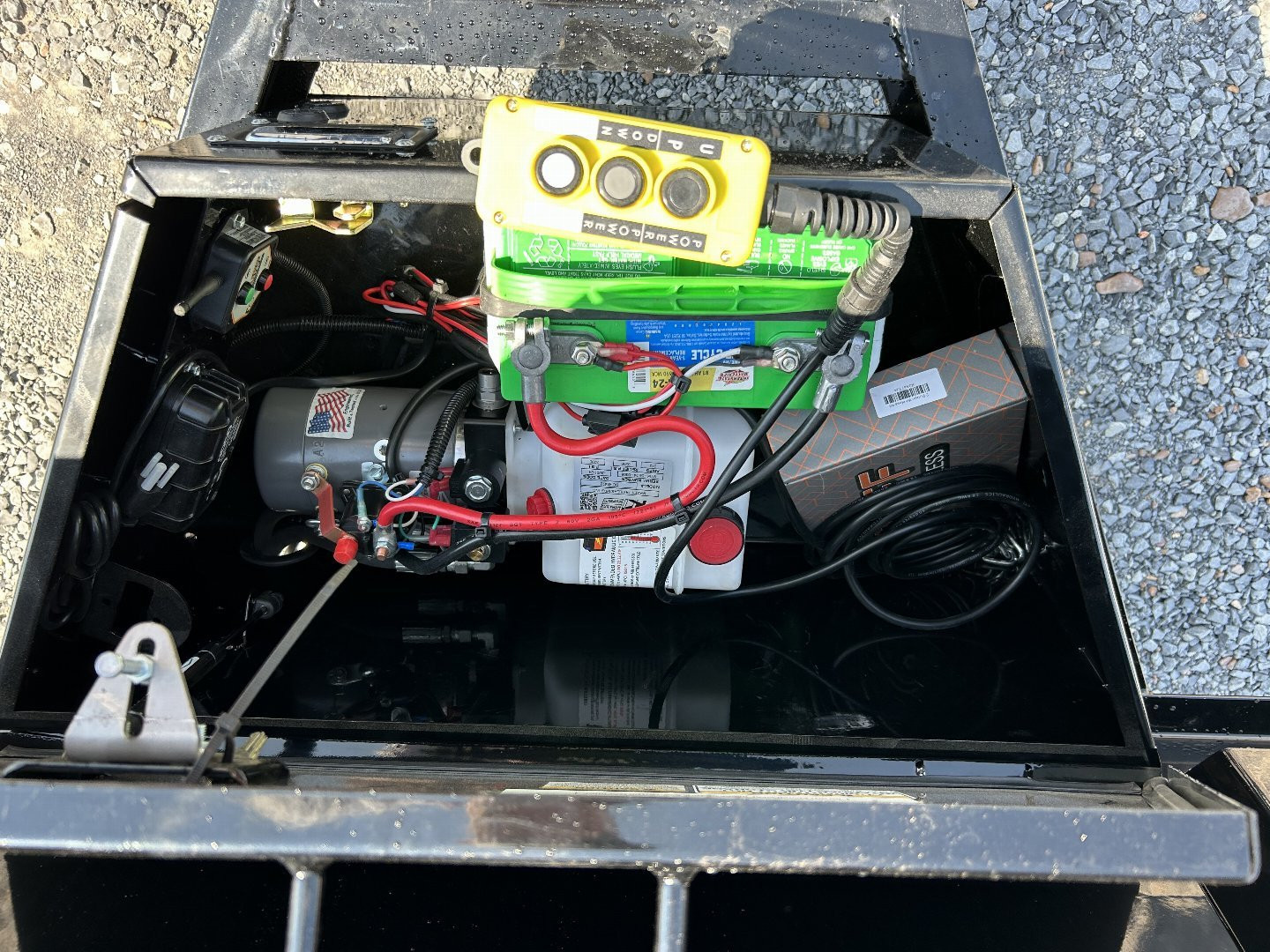 New 2024 MAXXD 60"x10' 10k Dump Trailer