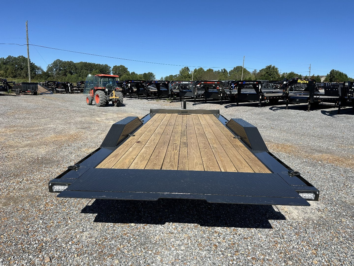 New 2025 MAXXD 102" X 22' 17.5K Power Tilt Trailer