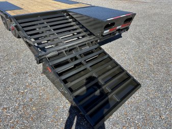 New 2025 MAXXD 102"X24' 17.5K Flatbed Trailer