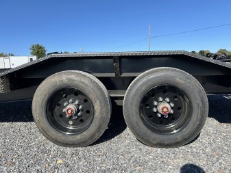 New 2025 MAXXD 32' x 102" 24k Gooseneck Equipment Trailer *ALL NEW ENGINEERED FRAME*