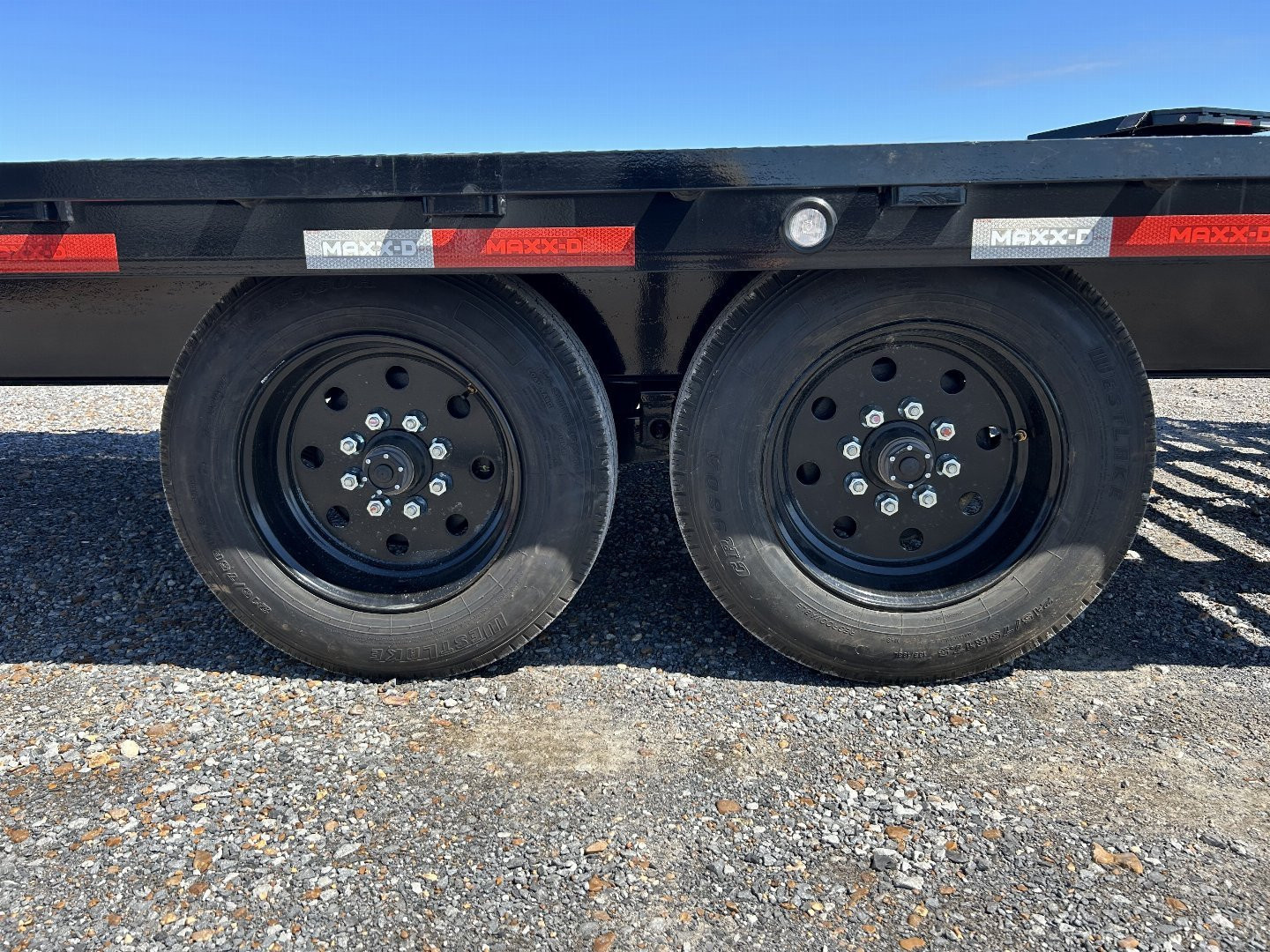 New 2025 MAXXD Flatbed Trailer | 102" x 24' 17.5K GVWR